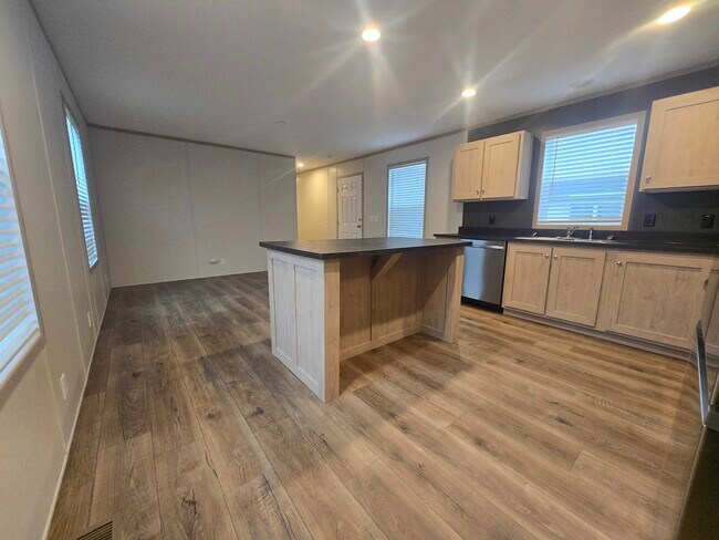 Foto del edificio - 52705 Van Buren Dr