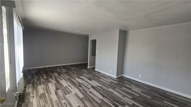 Building Photo - 2105 Sunrise Ave