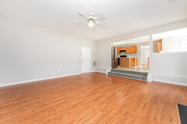 Building Photo - 425 Canoga Ct
