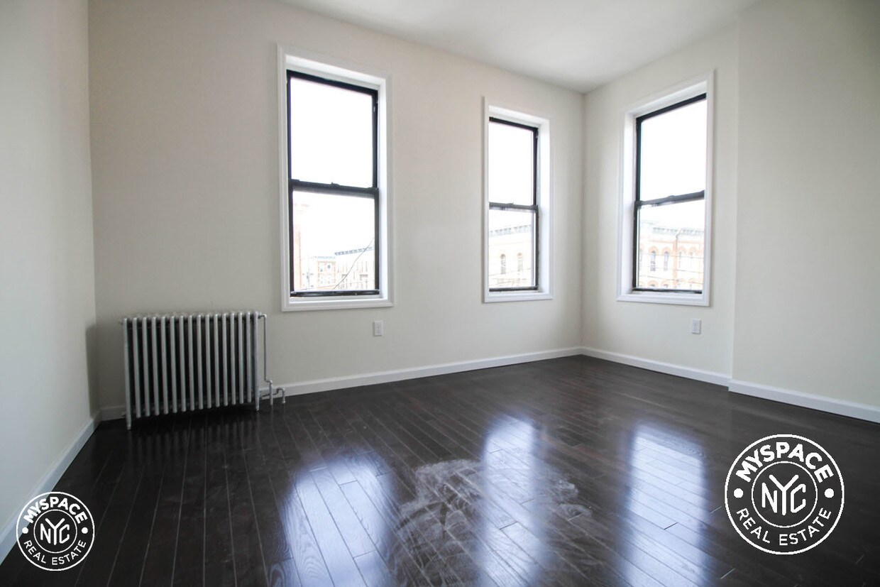 Foto principal - 702 Fairview Ave