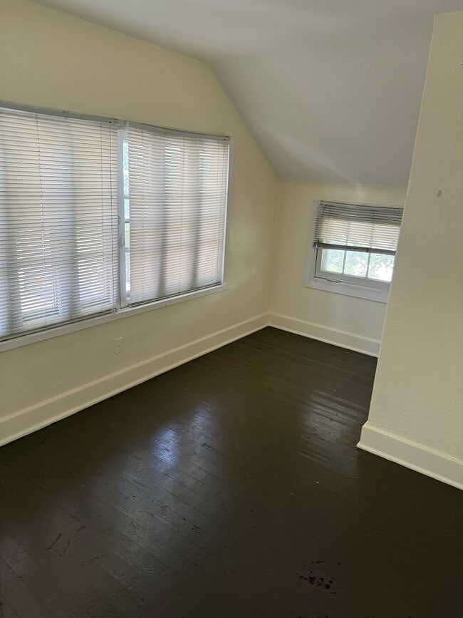 Sunroom - 1809 W Laura Ave