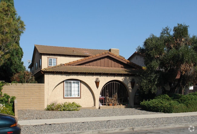 Building Photo - 4431 Green Ave