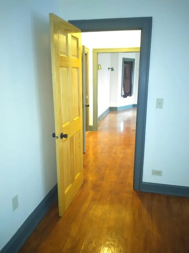 Primary Photo - 6223 S Vernon Ave