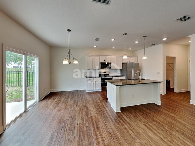 Foto del edificio - 8553 Highfield Ave