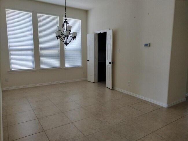 Building Photo - 5551 Twin Rivers Ln
