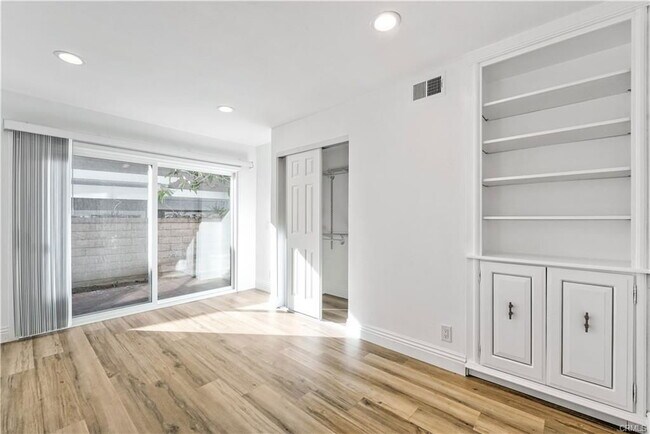 Foto del edificio - 25572 La Mirada St