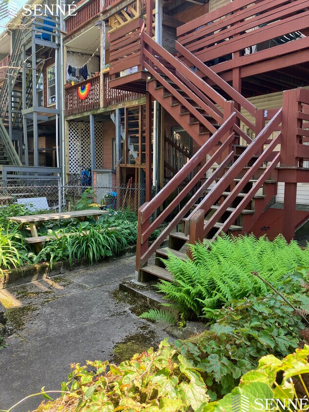 Primary Photo - 10 Evergreen Sq