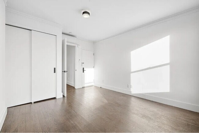 Foto del edificio - 63 3rd Pl