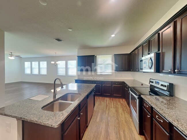 Building Photo - 337 Crestrun Loop