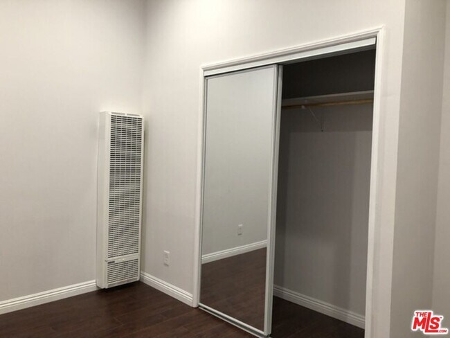 Foto del edificio - 5244 W 55th St