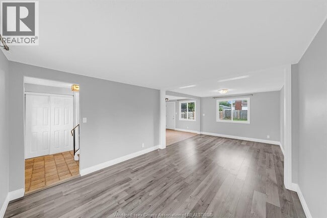 Building Photo - 10357 Shenandoah Cres