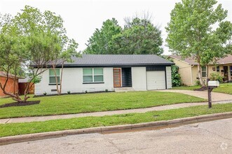 Building Photo - 3424 Hilton Dr