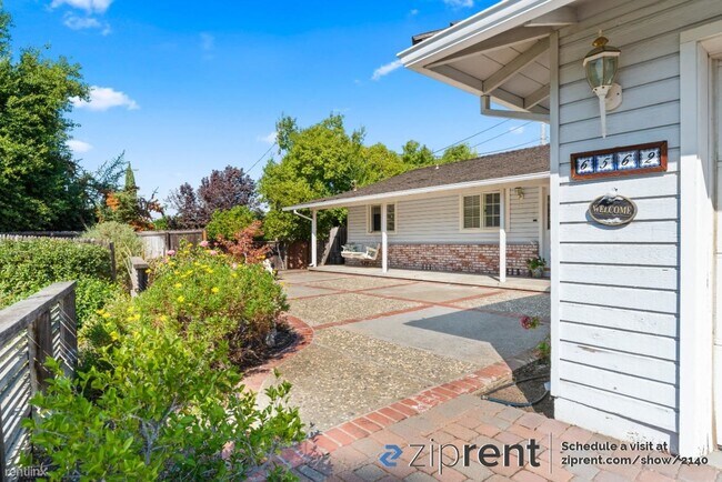 Building Photo - 6562 Tam O'Shanter Dr