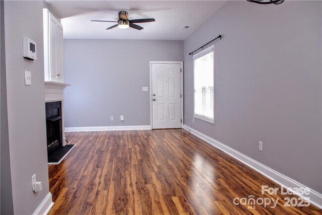 Foto del edificio - 917 Shearer St