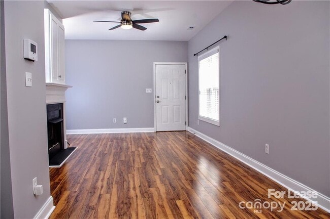 Building Photo - 917 Shearer St