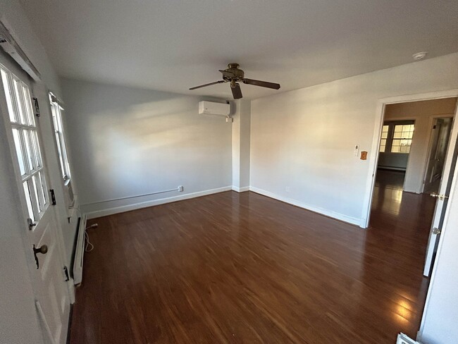 Foto del edificio - 5106 N Capitol St NW