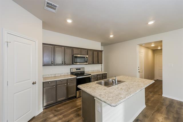 Foto del edificio - 3010 Saddleback Way