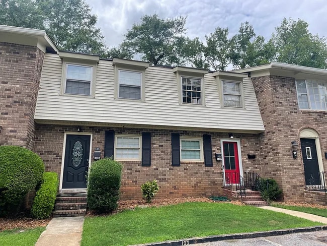 Building Photo - 117 Eaglewood Way