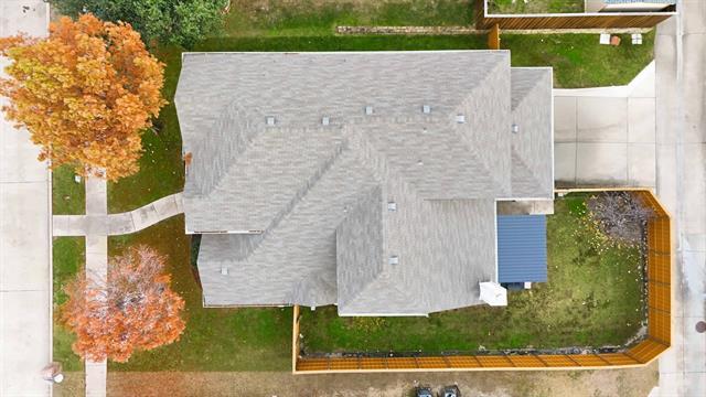 Foto del edificio - 2122 Trickling Creek Dr