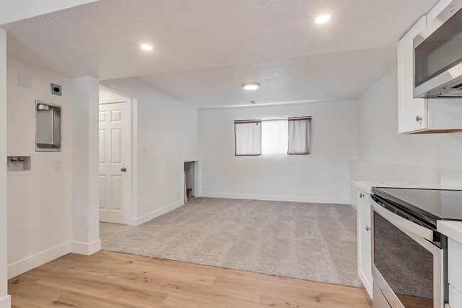 Foto del edificio - 4866 Gaskill Way