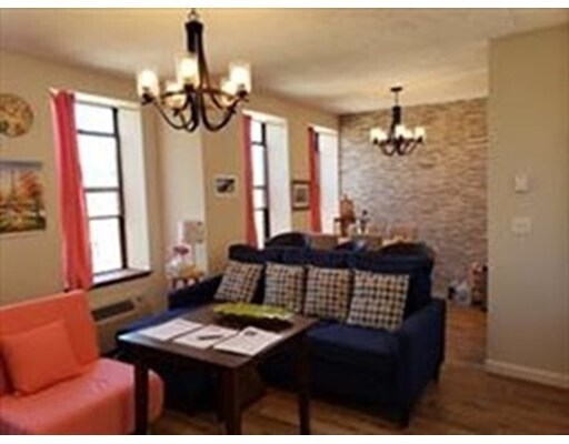 Foto del edificio - 1 Cypress Rd