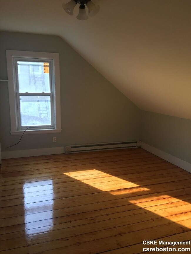 Building Photo - HOT ALLSTON LISTING!!!!
