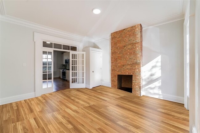 Building Photo - 266 3rd St