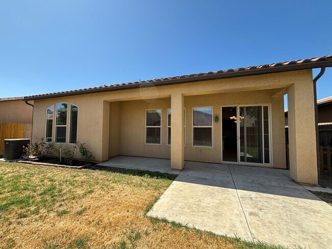 Foto del edificio - Beautiful 3 bedroom 2 bathroom