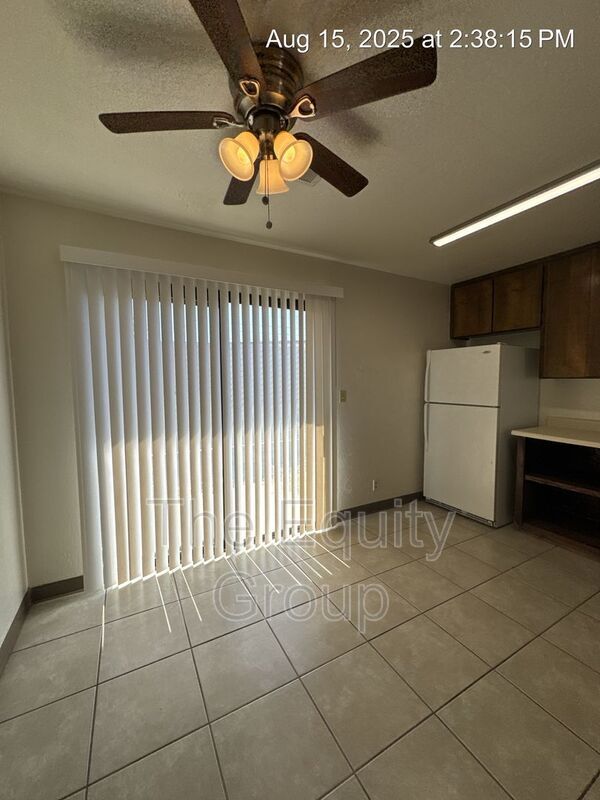 Foto del edificio - 10700 Railroad Ave