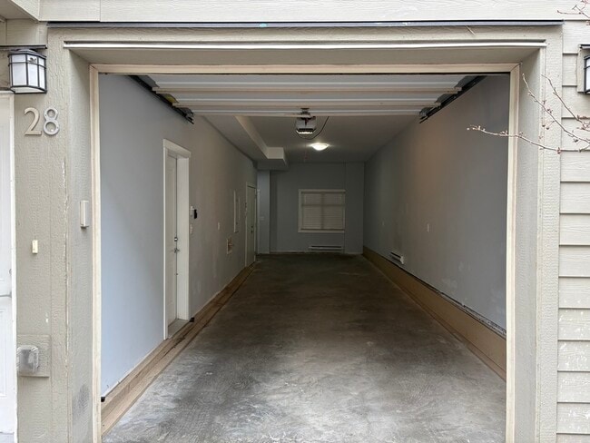 Photo du bâtiment - 1308 Rutland Rd N