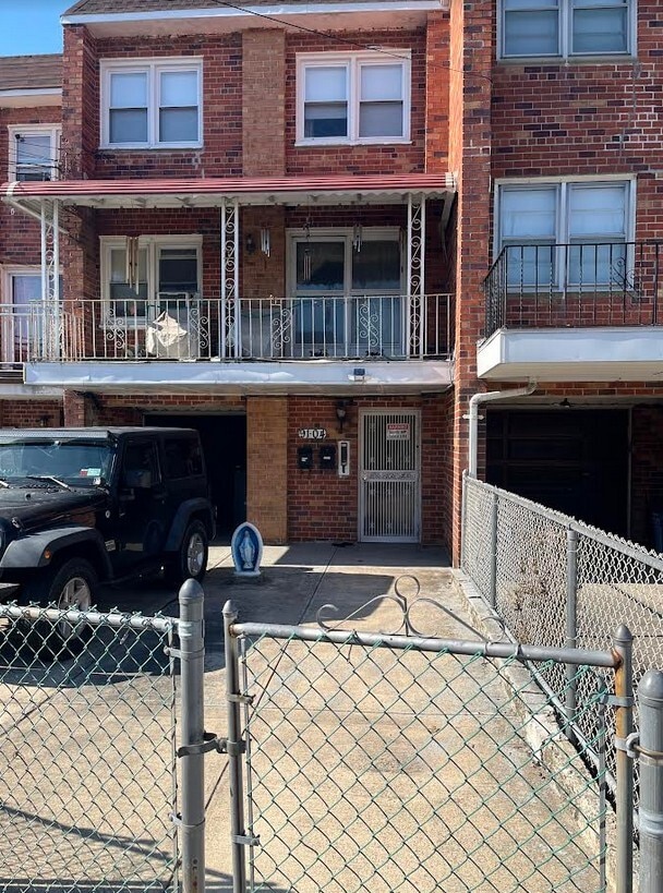 Photo - 91-04-91-75 75th St (Queens, NY)