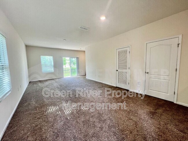 Building Photo - 294 Aralia Ln