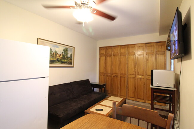 Cozy one bedroom apartment in a quiet neighborhood on Goodyear Lake - 189 Lee Dr