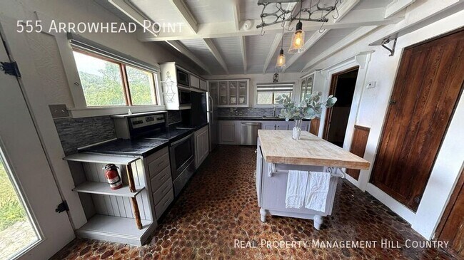 Foto del edificio - 555 Arrowhead Pt
