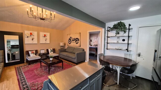 Foto del edificio - 2118 Oakdale St