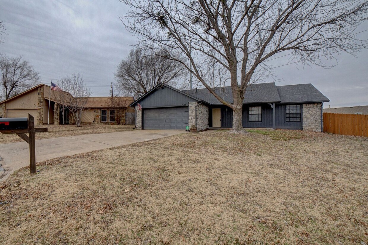 Primary Photo - Charming Updated 3-Bedroom Home in South B...