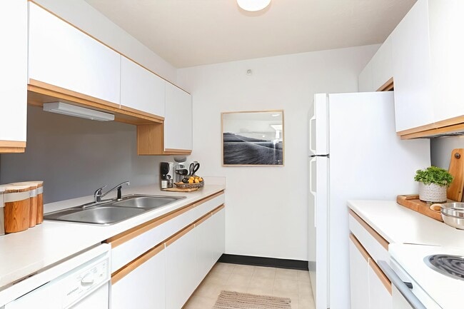 Building Photo - Mill Creek Apartments