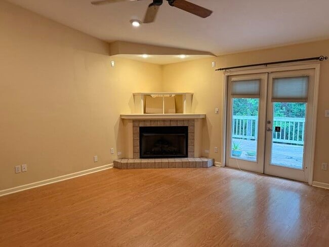 Building Photo - 8520 Hannary Cir