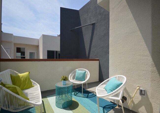 Interior Photo - Lido Apartments - 4025 Grandview