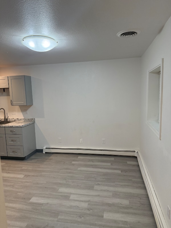 Building Photo - 551 N Robin Cir