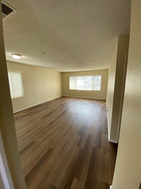 Foto del edificio - 8721 Belmont St