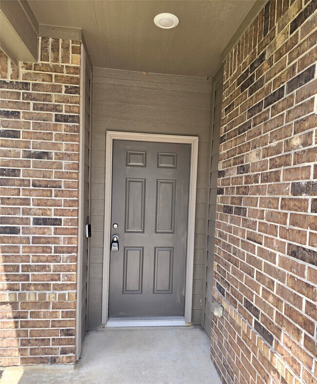 Building Photo - 2714 Summer Ln