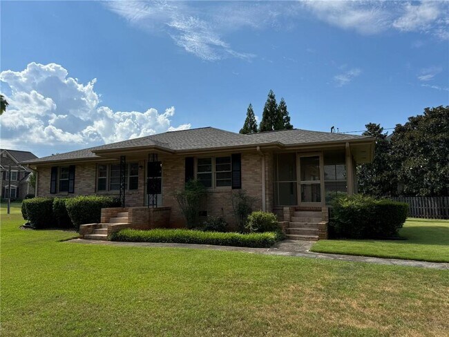 Foto del edificio - 5005 Lower Roswell Rd