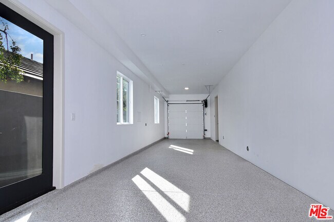 Building Photo - 9300 Lucerne Ave