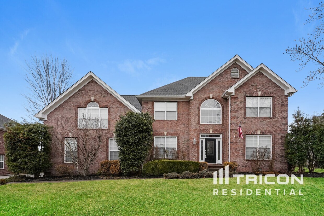 Primary Photo - 105 Crooked Creek Court Hendersonville TN