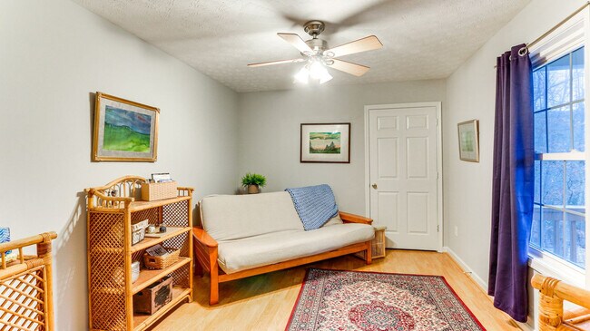 Foto del edificio - 443 Arrowhead Rd