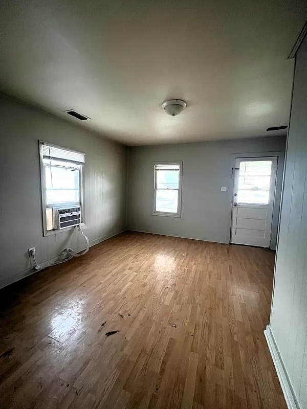 Building Photo - 115 E Grand Ave