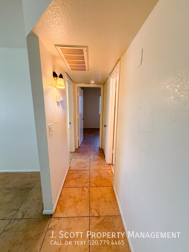 Foto del edificio - 525 E Peppertree Ave