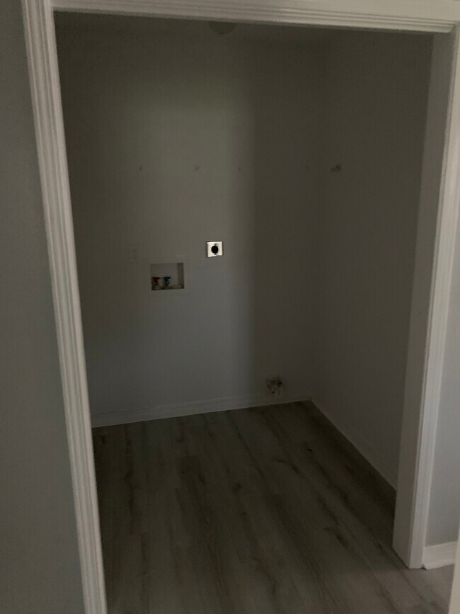 Foto del edificio - 1326 Clara St