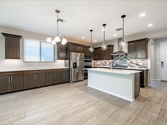 Foto del edificio - 3 Bedroom 2 Bathroom With community Pool, ...